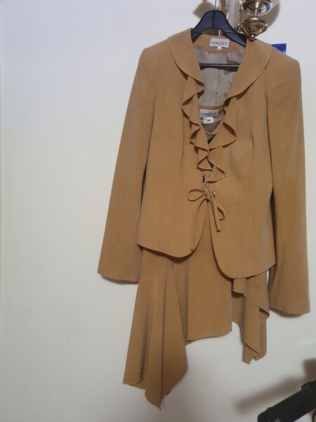 Compleu dama, fusta si sacou